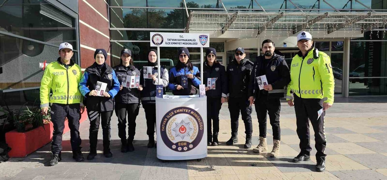 BİTLİS’İN TATVAN İLÇESİNDE 25 KASIM KADINA YÖNELİK ŞİDDETE KARŞI ULUSLARARASI MÜCADELE GÜNÜ...