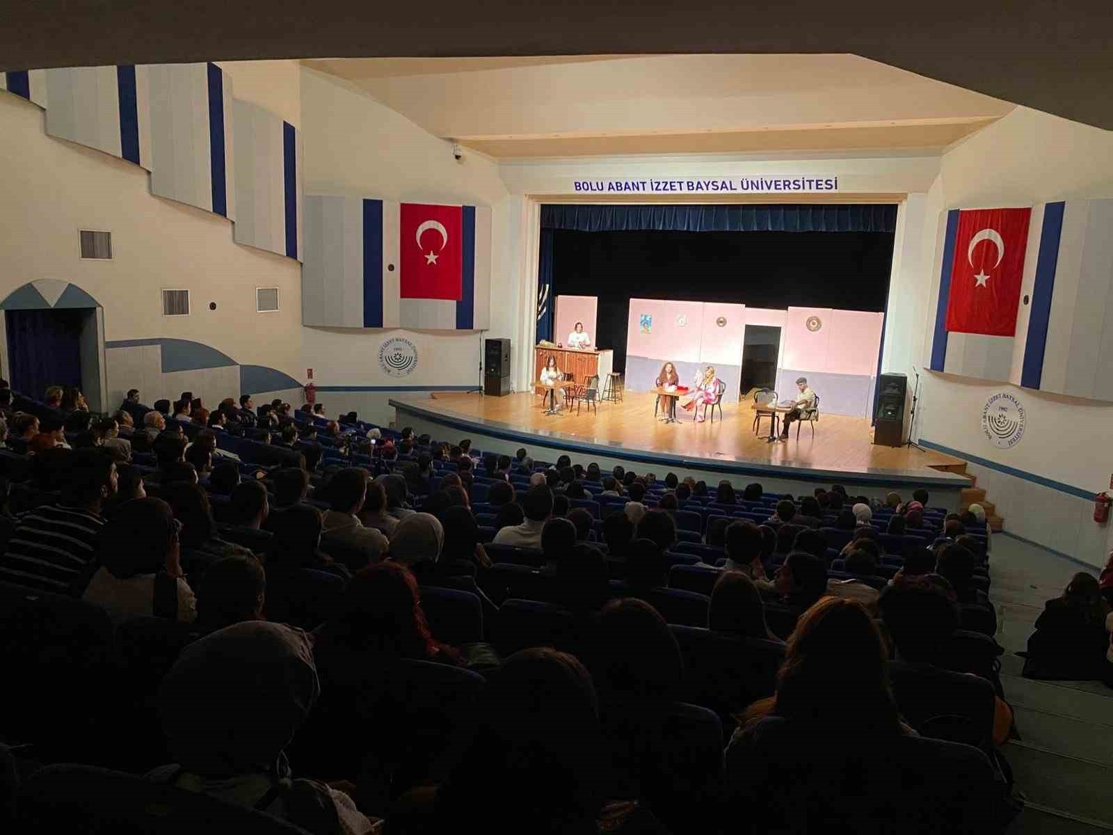 BOLU ABANT İZZET BAYSAL ÜNİVERSİTESİNDE İKİNCİSİ DÜZENLENEN ABANT TİYATRO GÜNLERİ YOĞUN İLGİ...