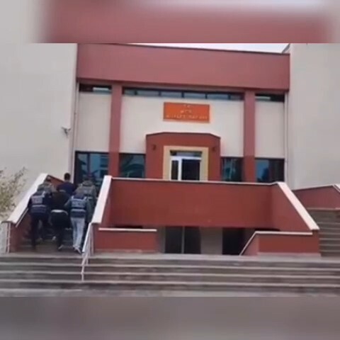 BOR’DA SİLAHLA MALA ZARAR VERME VE TEHDİT OLAYININ FİRARİ ŞÜPHELİLERİ TUTUKLANDI