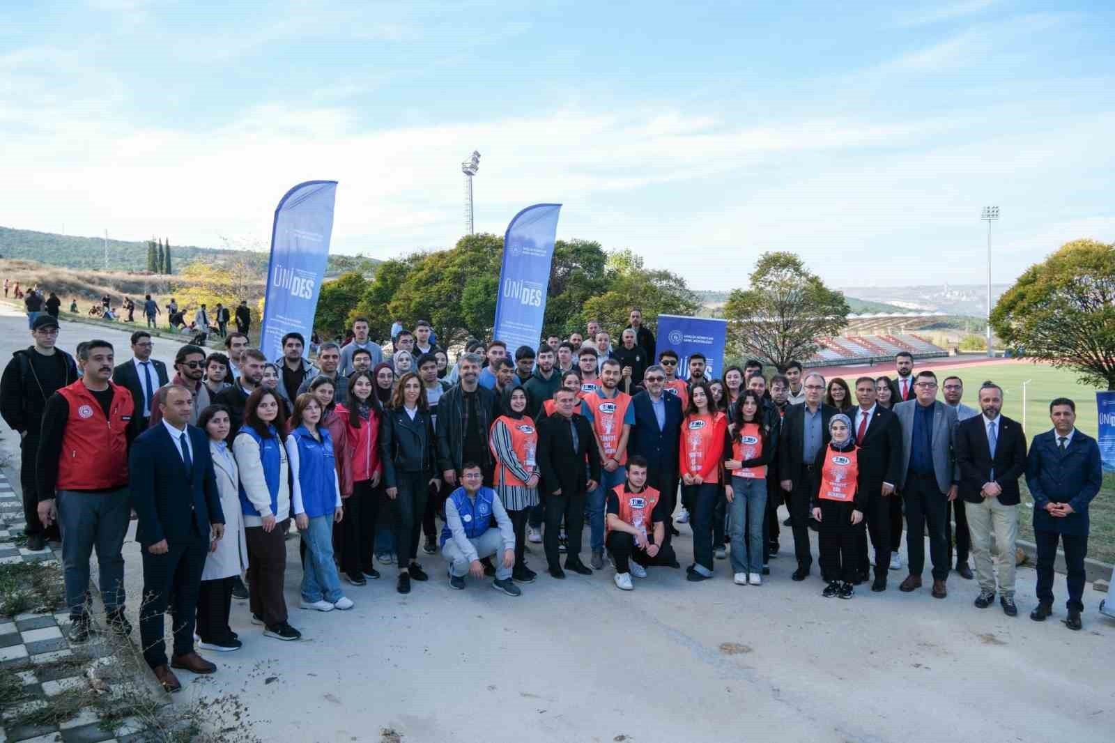 BŞEÜ’DE 150 ZEYTİN FİDANI DİKİLDİ