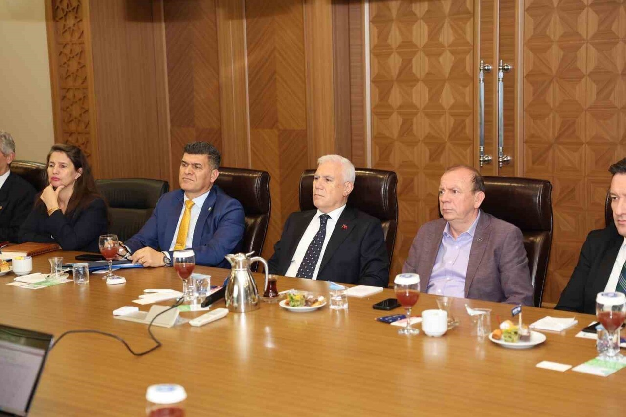 BURSA'NIN ARTIK SU ŞEHRİ OLMADIĞINI BELİRTEN BÜYÜKŞEHİR BELEDİYE BAŞKANI MUSTAFA BOZBEY, "BURSA'DA...