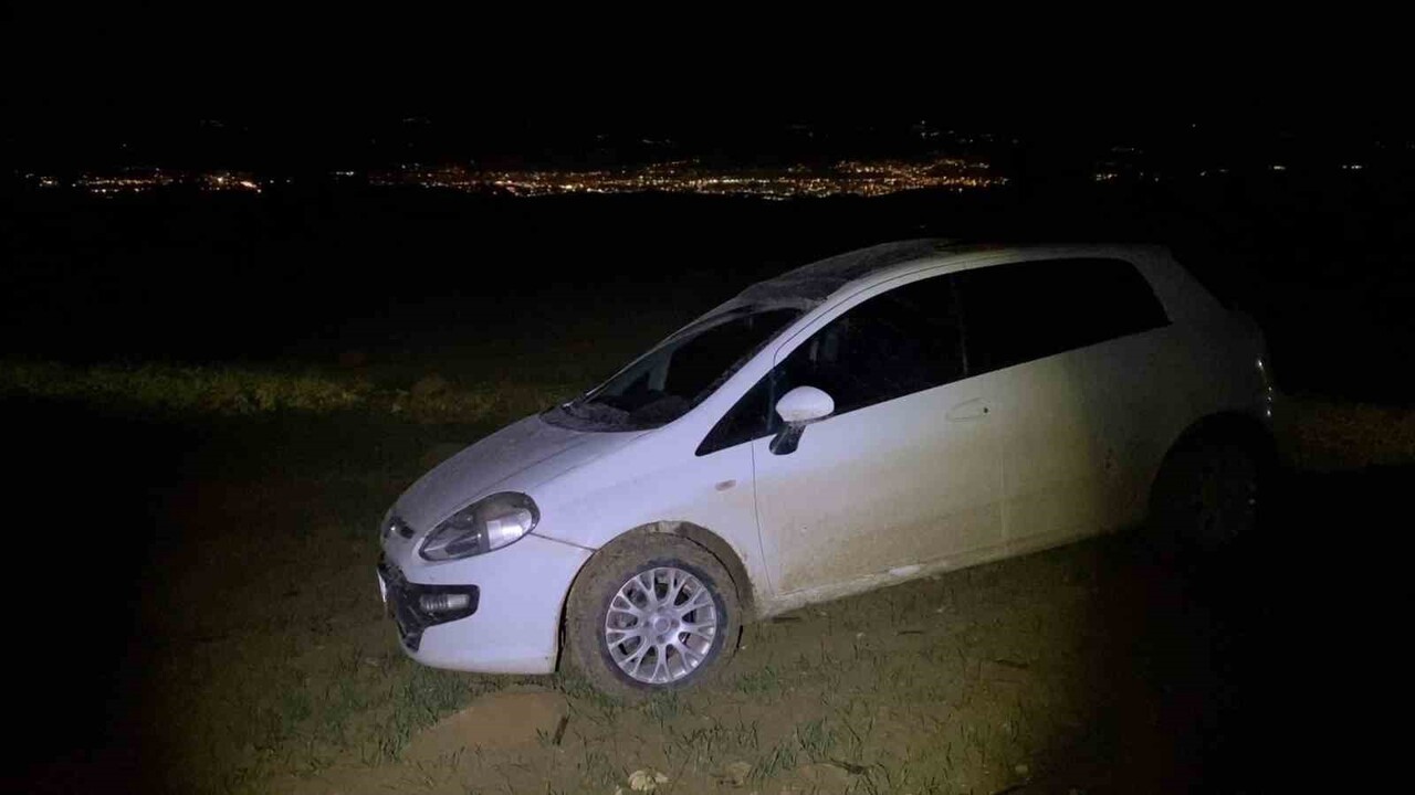 BURSA'NIN İNEGÖL İLÇESİNDE POLİSİN DUR İHTARINA UYMAYAN OTOMOBİL SÜRÜCÜSÜ, 30 KİLOMETRE BOYUNCA...