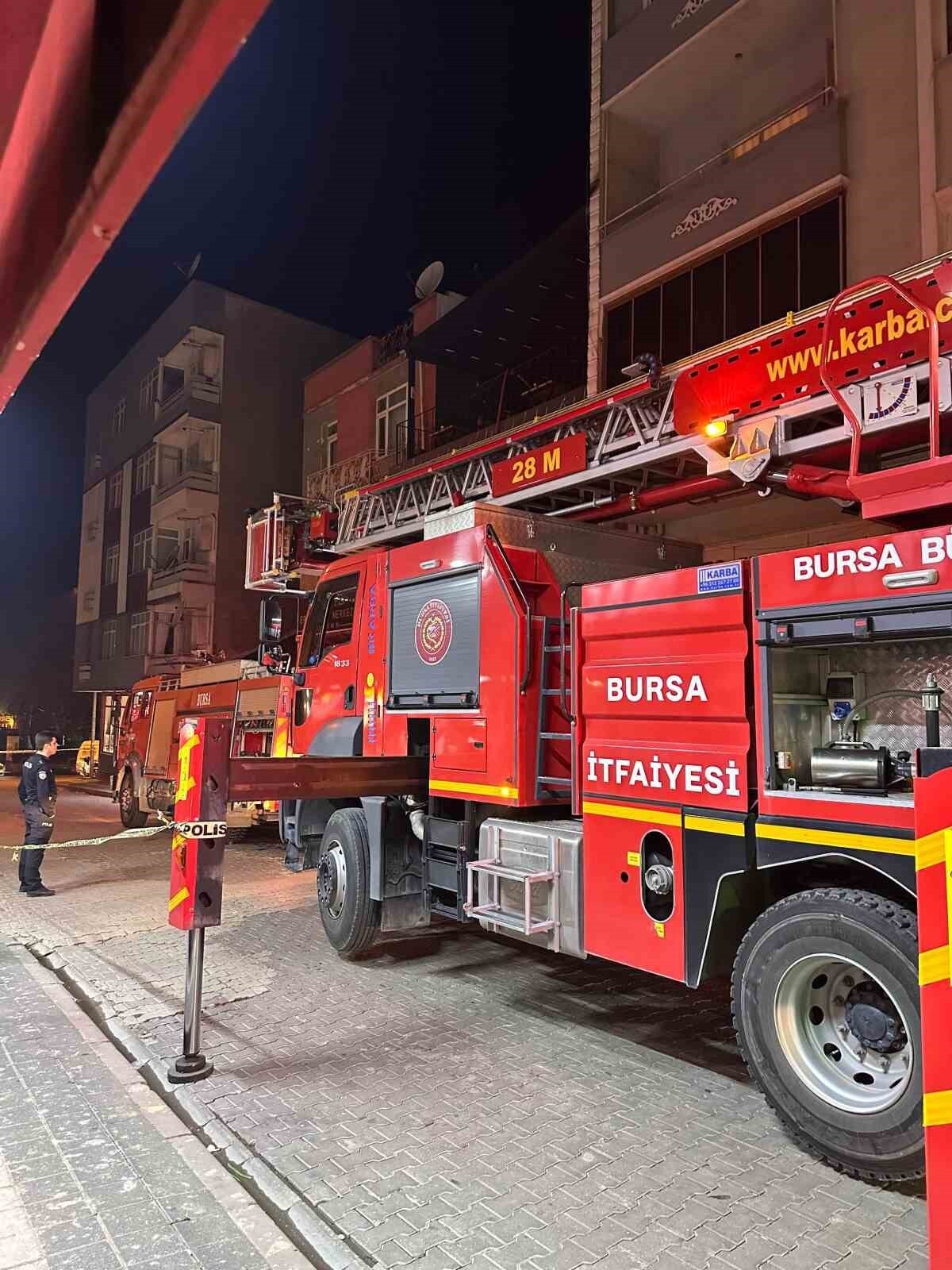 BURSA'NIN KARACABEY İLÇESİNDE BİR KAFENİN ÜST KATINDA PELET SOBANIN PATLAMASI NETİCESİ ÇIKAN...