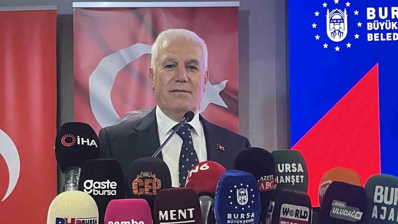 BURSA BÜYÜKŞEHİR BELEDİYE BAŞKANI MUSTAFA BOZBEY, AYLIK DEĞERLENDİRME TOPLANTISINDA EĞİTİMDEN...