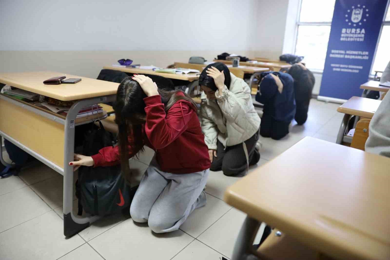 BURSA BÜYÜKŞEHİR BELEDİYESİ, OLASI AFET VE ACİL DURUMLARA KARŞI HAZIRLIKLI OLMAK AMACIYLA HÜRRİYET...