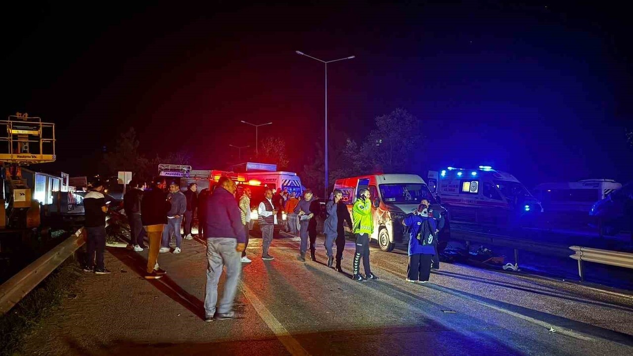 BURSA’DA ZİNCİRLEME KAZA: 1 ÖLÜ, 13 YARALI