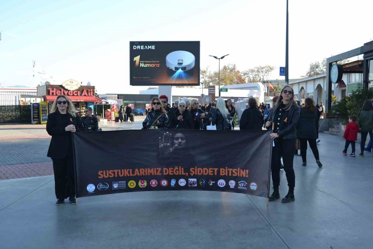 BURSA’NIN MUDANYA İLÇESİNDE, 25 KASIM KADINA YÖNELİK ŞİDDETE KARŞI ULUSLARARASI MÜCADELE GÜNÜ...