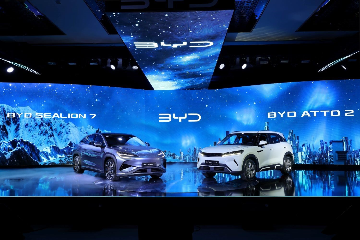 BYD, TÜRKİYE’DE ELEKTRİKLİ SUV AİLESİNİ GENİŞLETİYOR. MARKA, TAMAMEN ELEKTRİKLİ SPORTİF D-SUV...