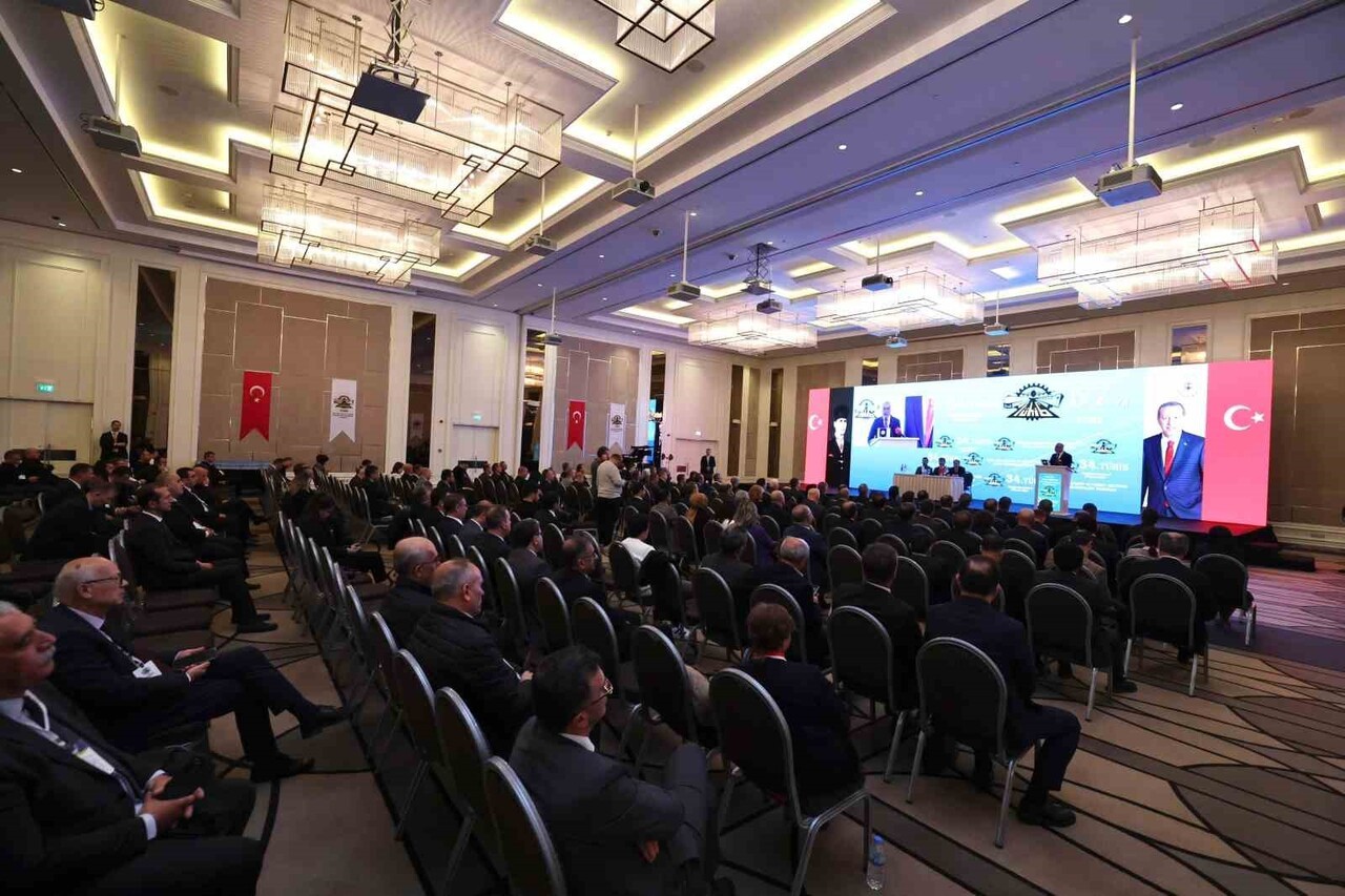 ÇALIŞMA VE SOSYAL GÜVENLİK BAKANI VEDAT IŞIKHAN, TÜRK AĞIR SANAYİİ VE HİZMET SEKTÖRÜ KAMU...