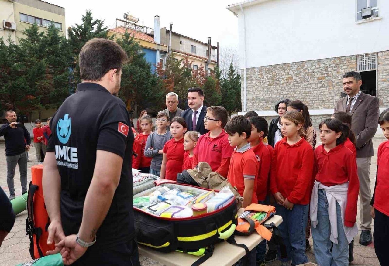 ÇANAKKALE'DE SAĞLIK BAKANLIĞI VE MİLLİ EĞİTİM BAKANLIĞI İŞ BİRLİĞİNDE YÜRÜTÜLEN 'SAĞLIKLI ÇOCUK...