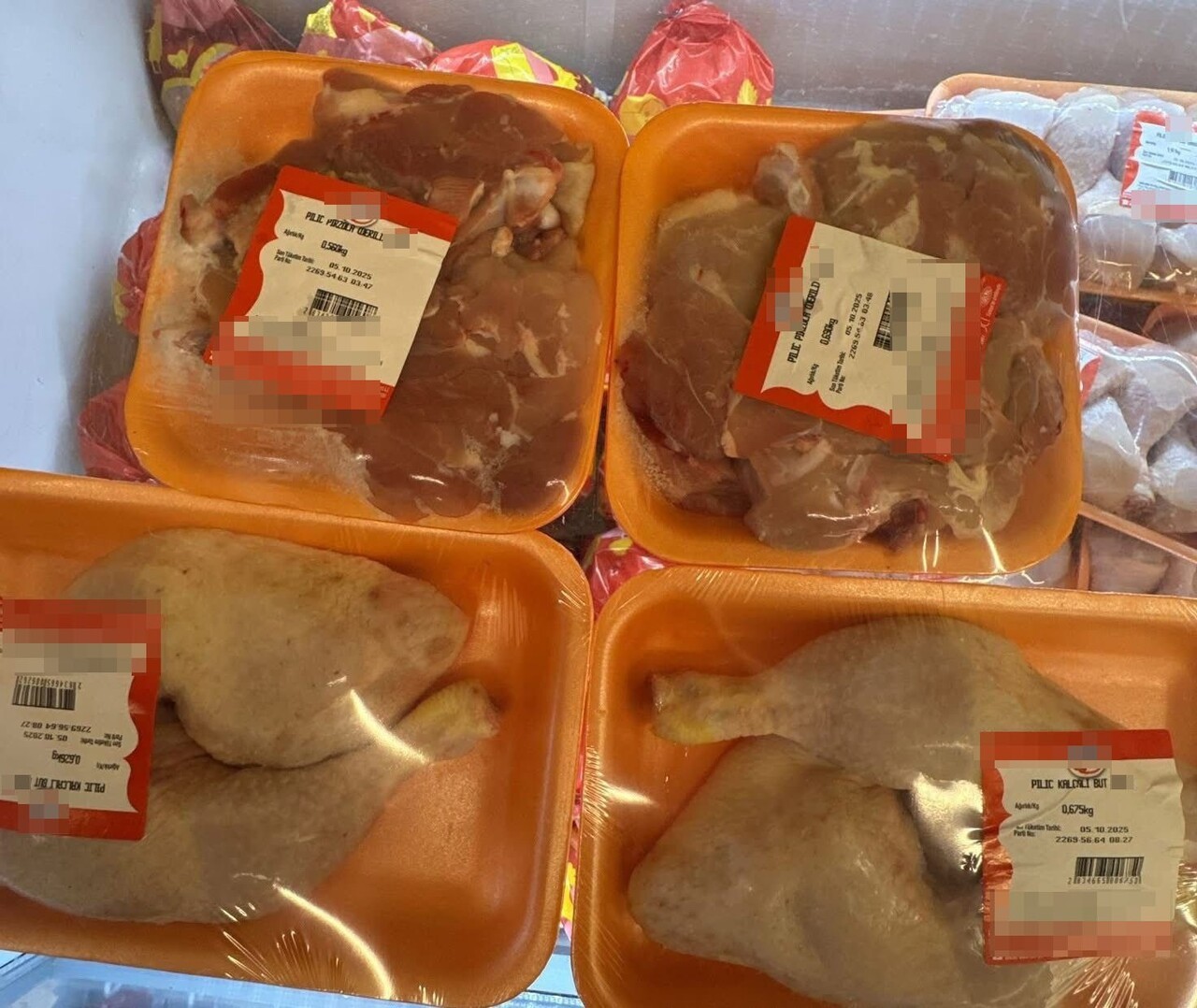 ÇANAKKALE'DE ZABITA EKİPLERİNCE DENETİM YAPILAN 2 MARKETE TARİHİ GEÇMİŞ VE ETİKETSİZ ÜRÜN SATTIĞI...