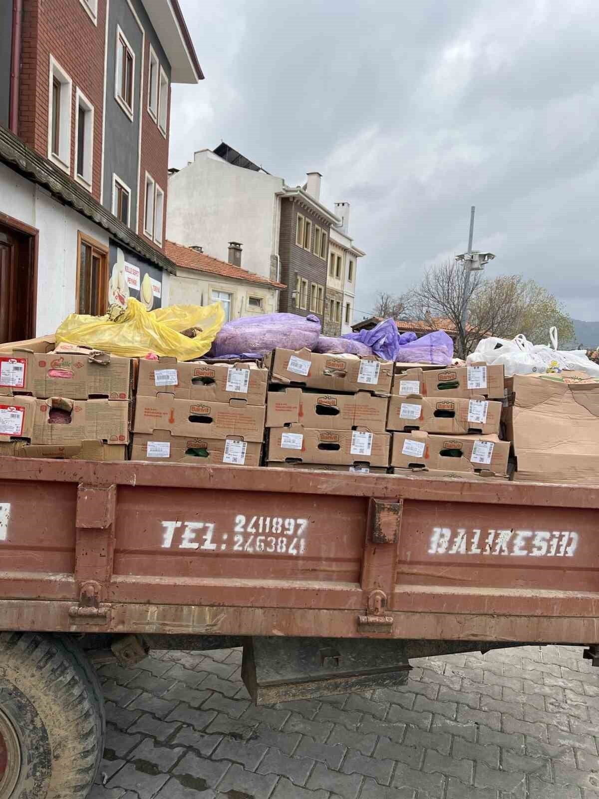 ÇANAKKALE'NİN GÖKÇEADA İLÇESİNDE DENETİMLER SIRASINDA BİR ŞARKÜTERİ İŞLETMESİNDE KIYMA MAKİNASININ...