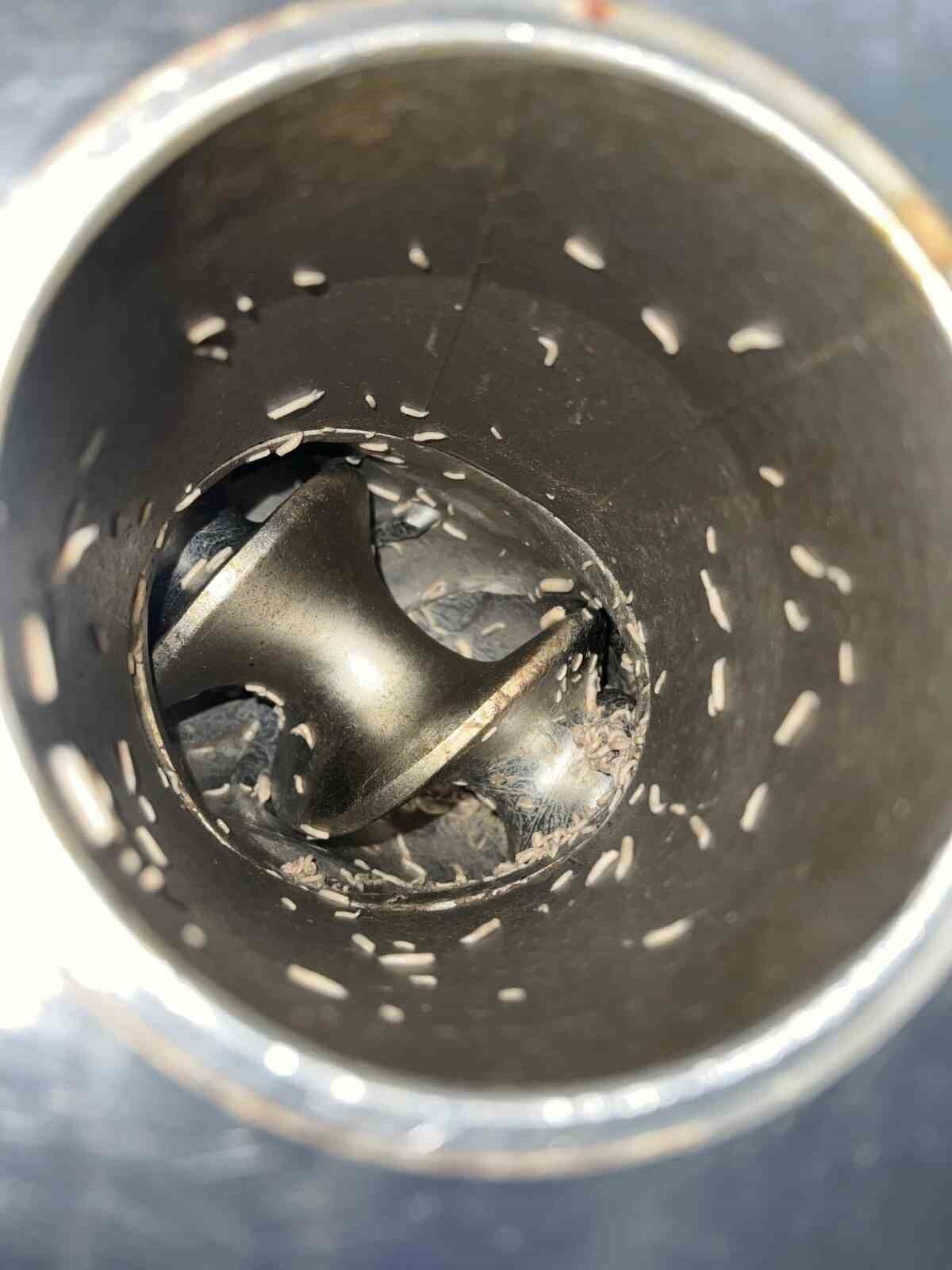 ÇANAKKALE'NİN GÖKÇEADA İLÇESİNDE DENETİMLER SIRASINDA BİR ŞARKÜTERİ İŞLETMESİNDE KIYMA MAKİNASININ...