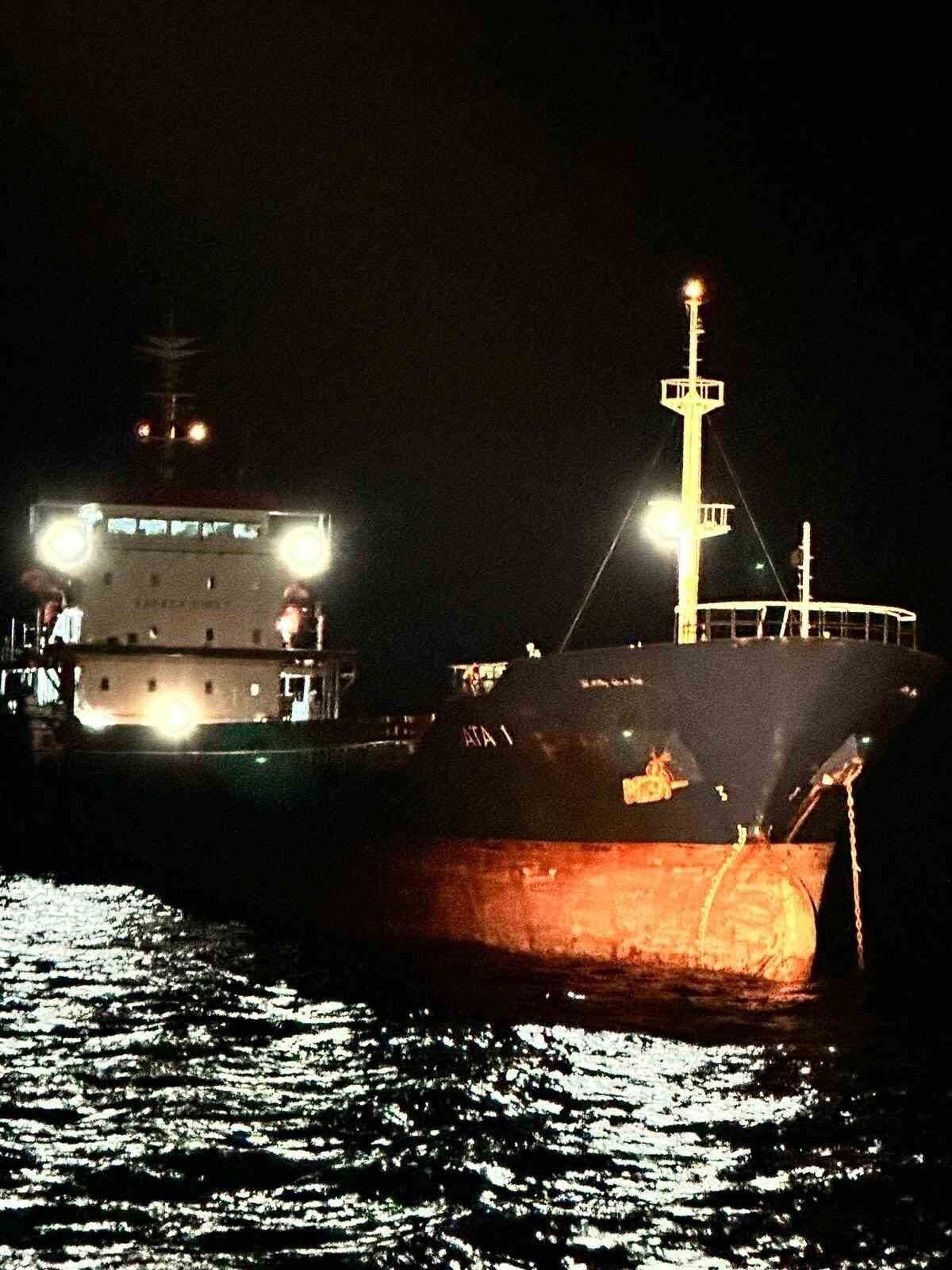 ÇANAKKALE BOĞAZI’NDAN GEÇEN 119 METRE BOYUNDAKİ "ATA1" İSİMLİ KURU YÜK GEMİSİ MAKİNE ARIZASI...