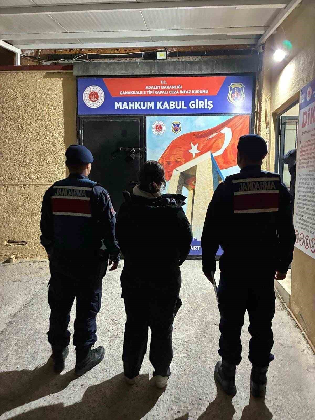 ÇANAKKALE’DE JANDARMA EKİPLERİNCE DÜZENLENEN DENETİMLERDE 8 KİŞİ TUTUKLANDI.
