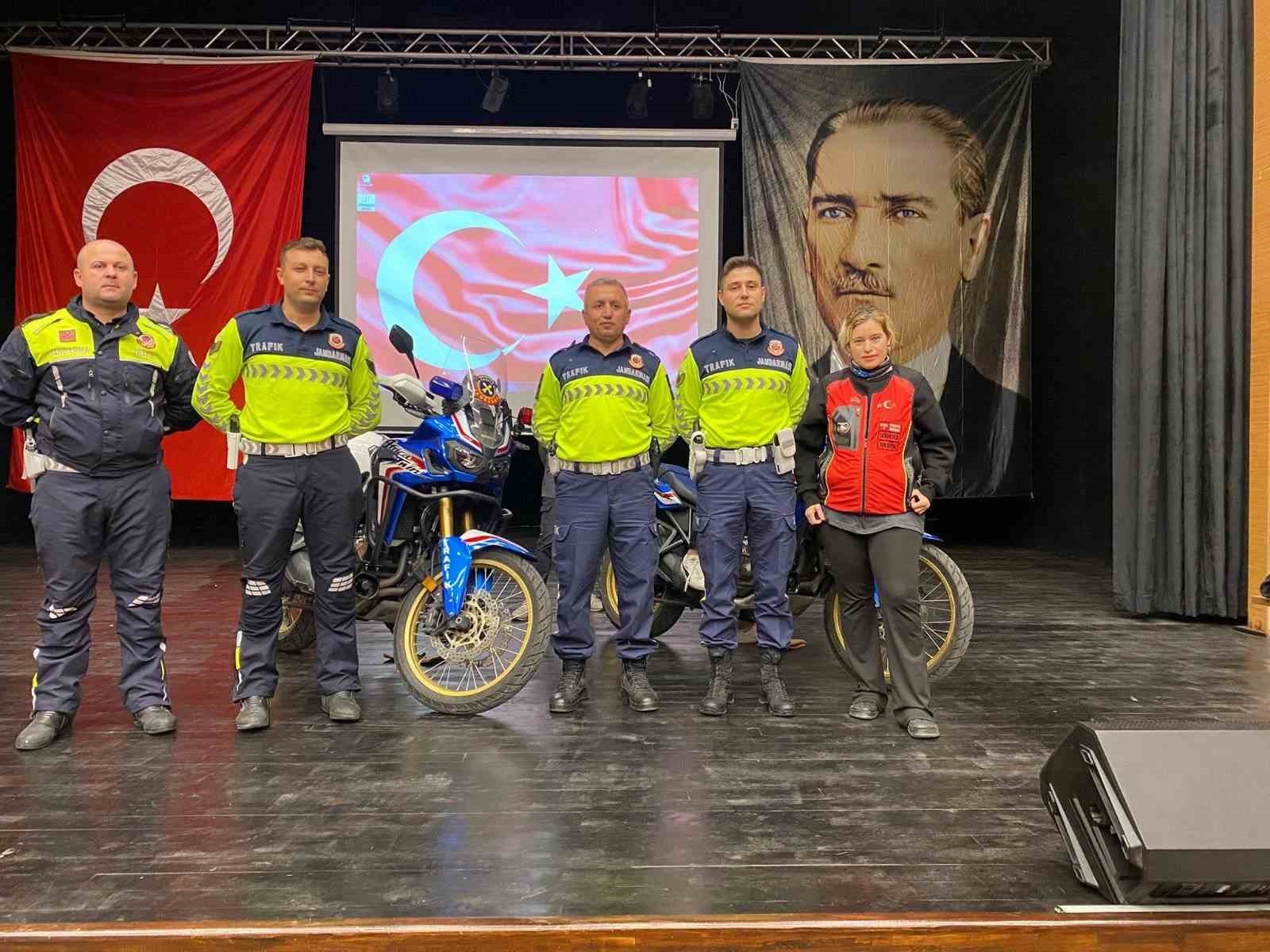 ÇANAKKALE’NİN EZİNE İLÇESİNDE MOTORSİKLET SÜRÜCÜLERİNE YÖNELİK ÇEŞİTLİ EĞİTİMLER...