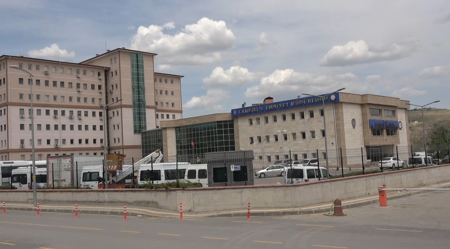 ÇANKIRI'DA JANDARMA VE POLİS EKİPLERİ TARAFINDAN YAPILAN ÇALIŞMALAR NETİCESİNDE ÇEŞİTLİ SUÇLARDAN...