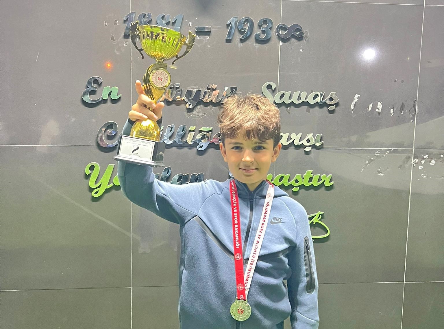 ÇEŞME BELEDİYESPORLU EMİR TÜTÜNCÜOĞLU’NDAN İZMİR İKİNCİLİĞİ BAŞARISI