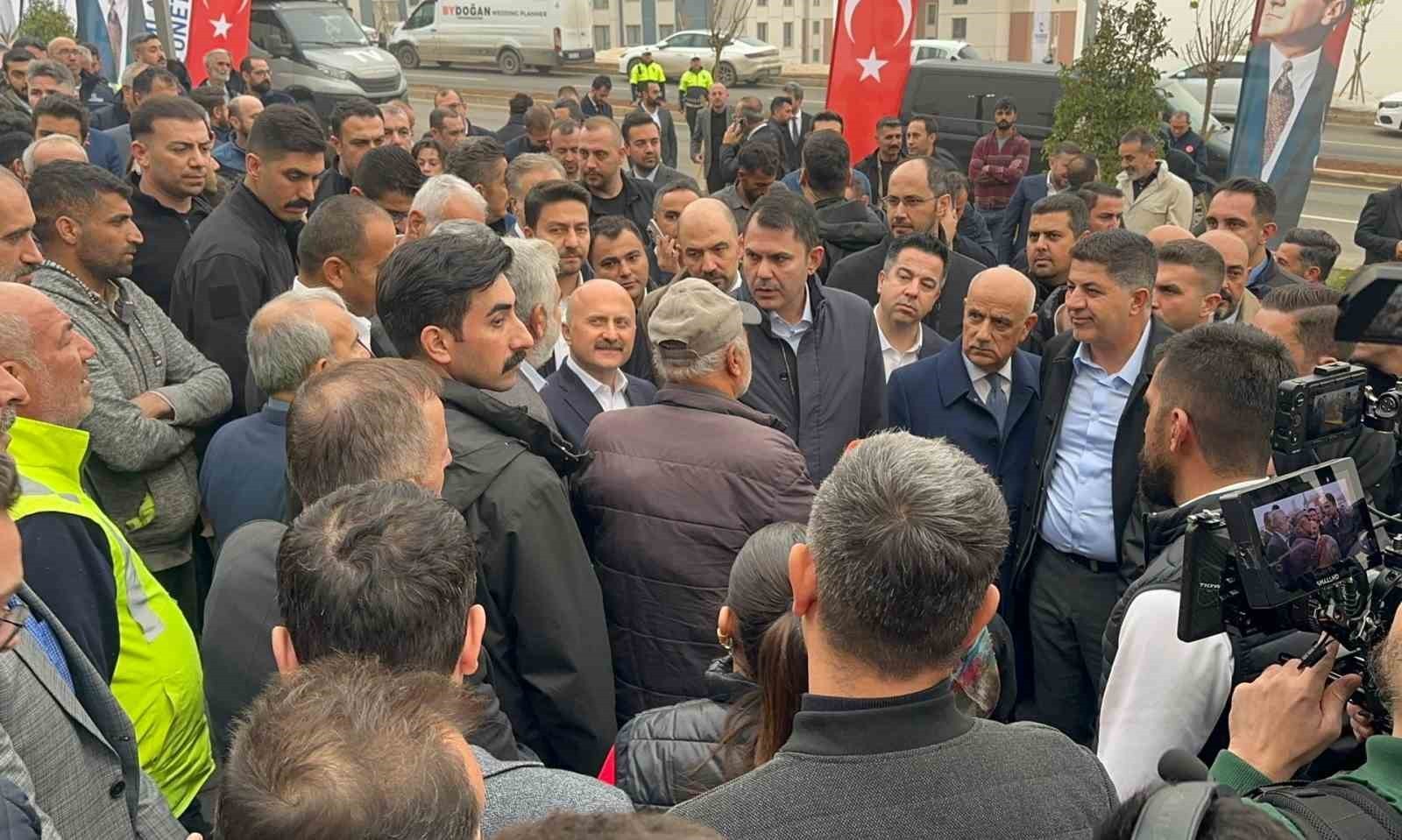 ÇEVRE, ŞEHİRCİLİK VE İKLİM DEĞİŞİKLİĞİ BAKANI MURAT KURUM, ADIYAMAN’IN İNDERE DEPREM KONUTLARINDA...
