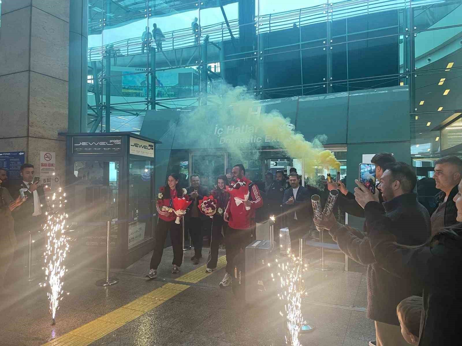 ÇİN’İN WUXİ KENTİNDE YAPILAN 2025 DÜNYA TAEKWONDO ŞAMPİYONASI’NDA İLK KEZ TAKIM HALİNDE DÜNYA...