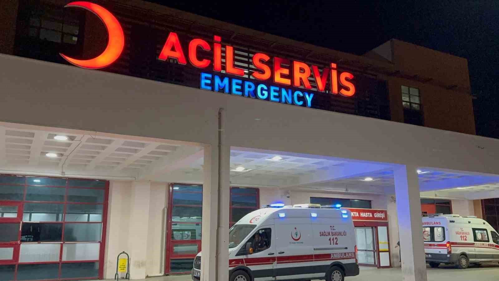 ÇOCUK, İLK MÜDAHALENİN ARDINDAN GAZİ YAŞARGİL EĞİTİM VE ARAŞTIRMA HASTANESİNE SEVK...