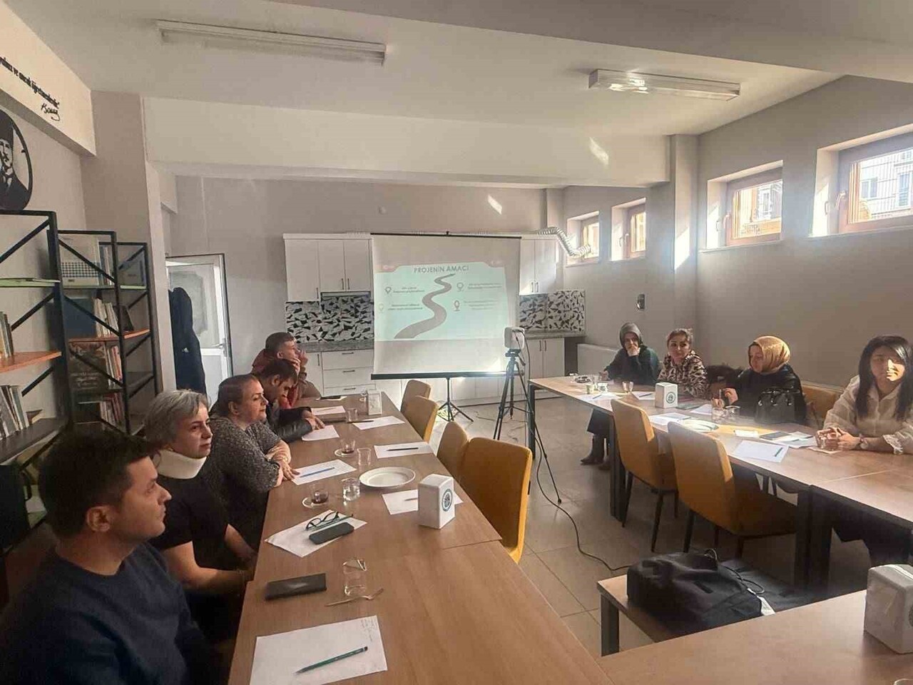 ÇORUM'DA HAYATA GEÇİRİLEN PROJE KAPSAMINDA ANAOKULU ÖĞRENCİSİ VELİLERİNE, ÇOCUKLA ETKİLİ İLETİŞİM...