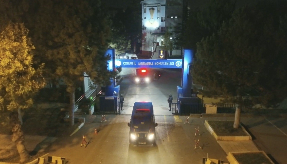 ÇORUM'DA JANDARMA EKİPLERİ TARAFINDAN DÜZENLENEN OPERASYONLARDA, 736 BİN 217 ADET UYUŞTURUCU HAP...