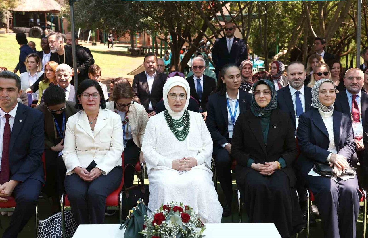 CUMHURBAŞKANI RECEP TAYYİP ERDOĞAN'IN EŞİ EMİNE ERDOĞAN, GÜNEY AFRİKA'DA ULUSLARARASI MAARİF...