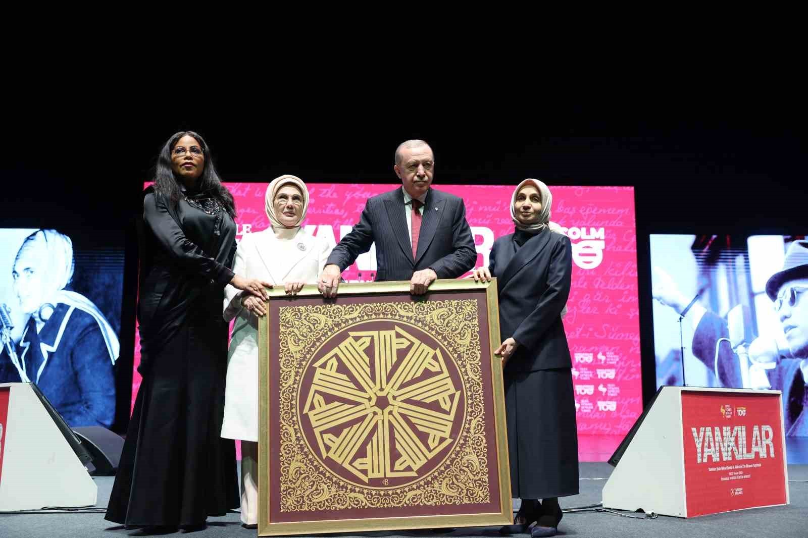 CUMHURBAŞKANI RECEP TAYYİP ERDOĞAN, İSTANBUL ATATÜRK KÜLTÜR MERKEZİ'NDEKİ ULUSLARARASI İNSAN...