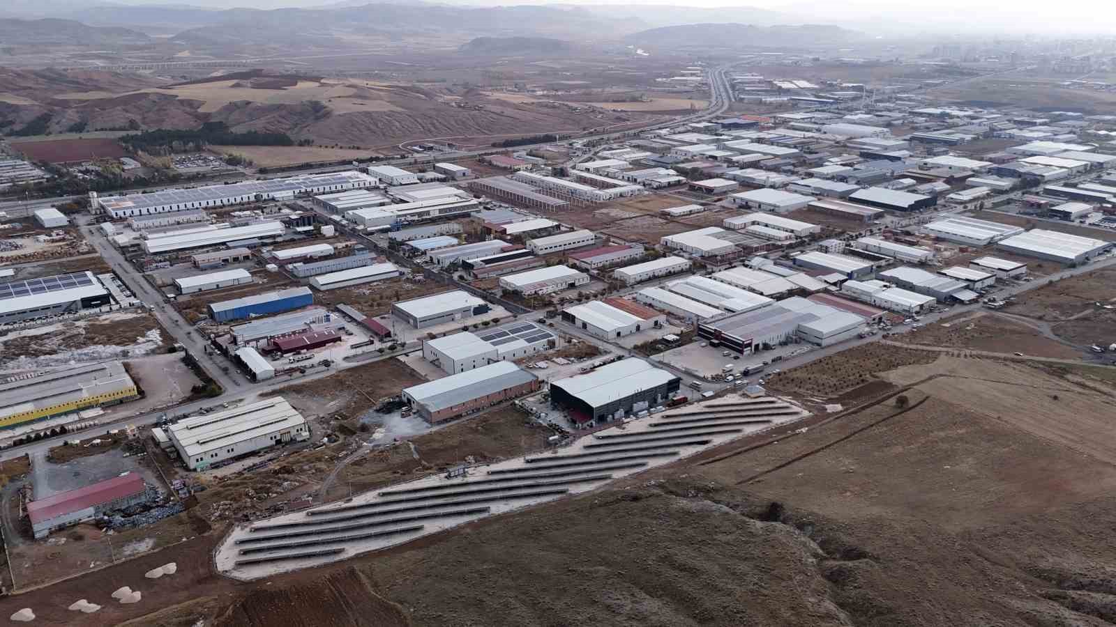 DAHA ÖNCE 999KWE'LİK GÜNEŞ ENERJİSİ SANTRALİNİ (GES) HİZMETE ALAN OSB, 2. ETAP GES PROJESİNİ DE...