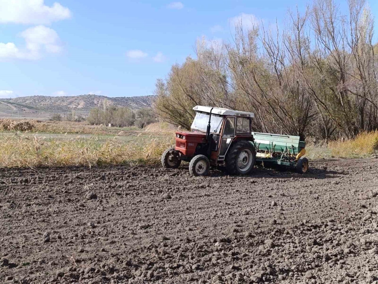 DEDE VE BABADAN KALMA TOPRAKLARINI SONRAKİ NESİLLERE AKTARMA SORUMLULUĞUYLA HAREKET ETTİĞİNİ...