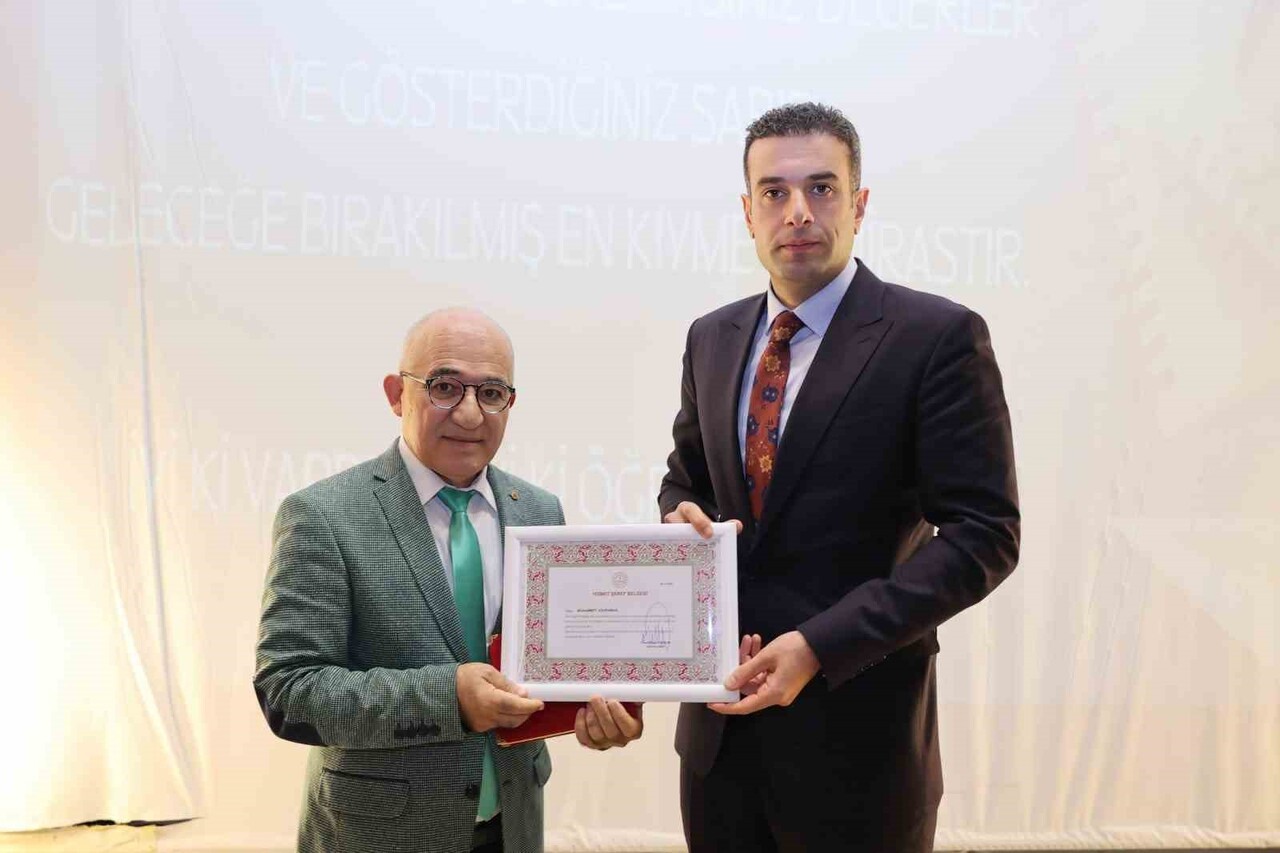 DENİZLİ'DE 31 YILLIK MESLEĞİNİ SAĞLIK SORUNLARI NEDENİYLE BIRAKMAK ZORUNDA KALAN ÖĞRETMEN MUHAMMET...