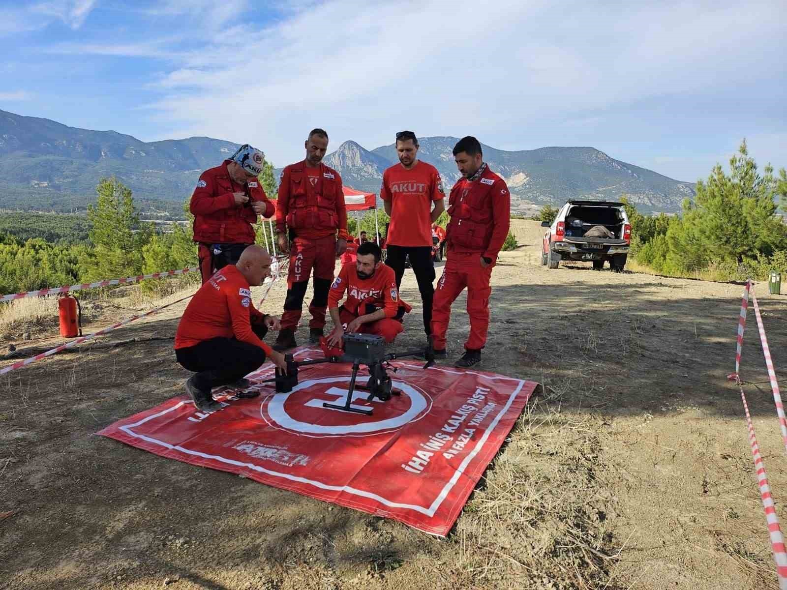 DENİZLİ’DE AKUT ARAMA KURTARMA EKİBİ GERÇEĞİ ARATMAYAN BİR SENARYOYLA TATBİKAT GERÇEKLEŞTİRDİ....