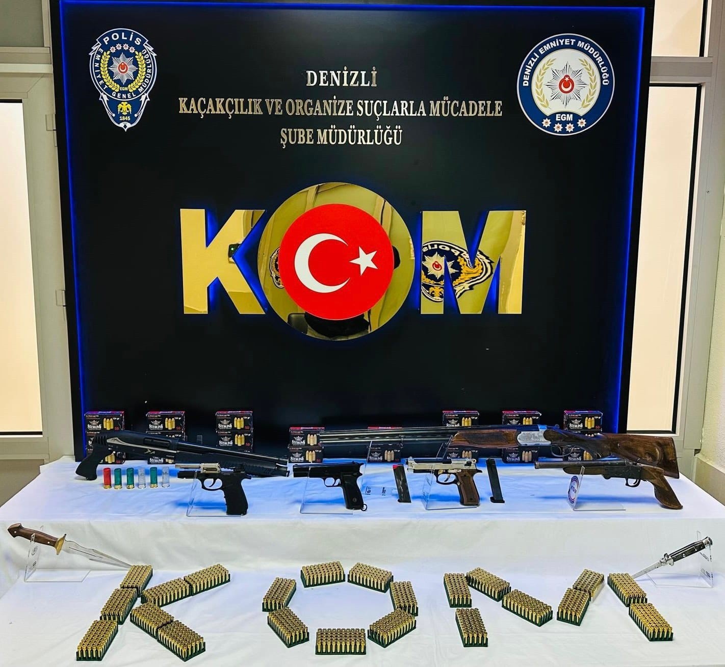 DENİZLİ’DE KAÇAKÇILIK VE ORGANİZE SUÇLARLA MÜCADELE EKİPLERİNİN YAPTIĞI ÇALIŞMALARDA ÇOK SAYIDA...