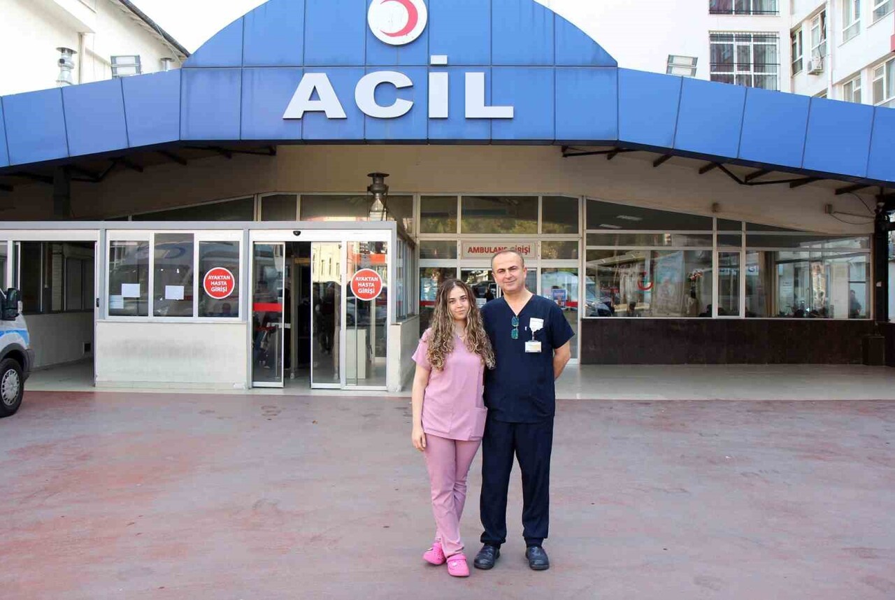 DENİZLİ DEVLET HASTANESİ BEYİN CERRAHİ UZMANI OP. DR. ZEKİ DAĞLIOĞLU, MESLEĞİNİN 29. YILINDA AYNI...