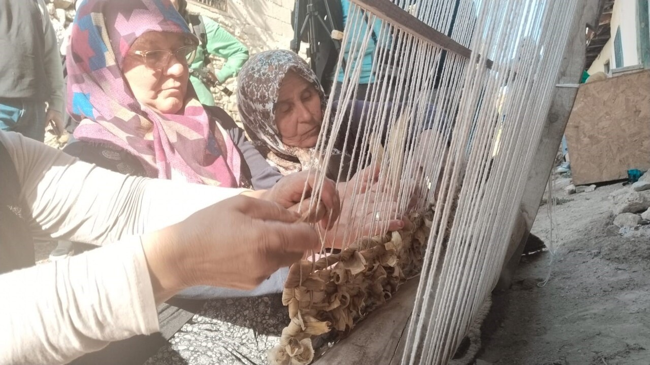 DENİZLİ’NİN ÇAL İLÇESİNDE YAPILAN SAHA ÇALIŞMALARI SIRASINDA ANADOLU’DA BUGÜNE KADAR ÖRNEĞİ...