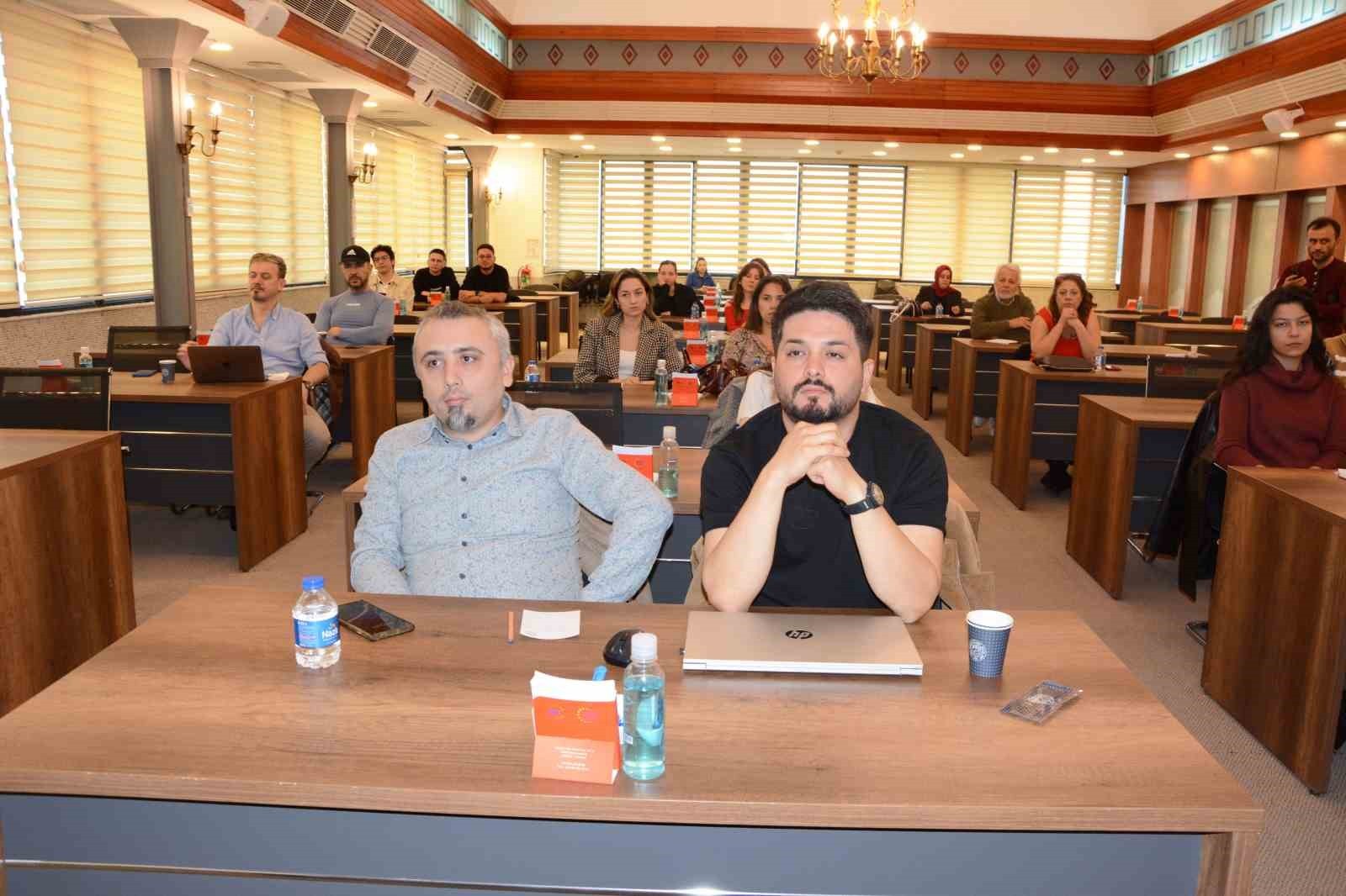 DENİZLİ TİCARET ODASI (DTO), İŞ DÜNYASINDA DİJİTAL DÖNÜŞÜMÜN EN ÖNEMLİ KONULARINDAN BİRİ HALİNE...