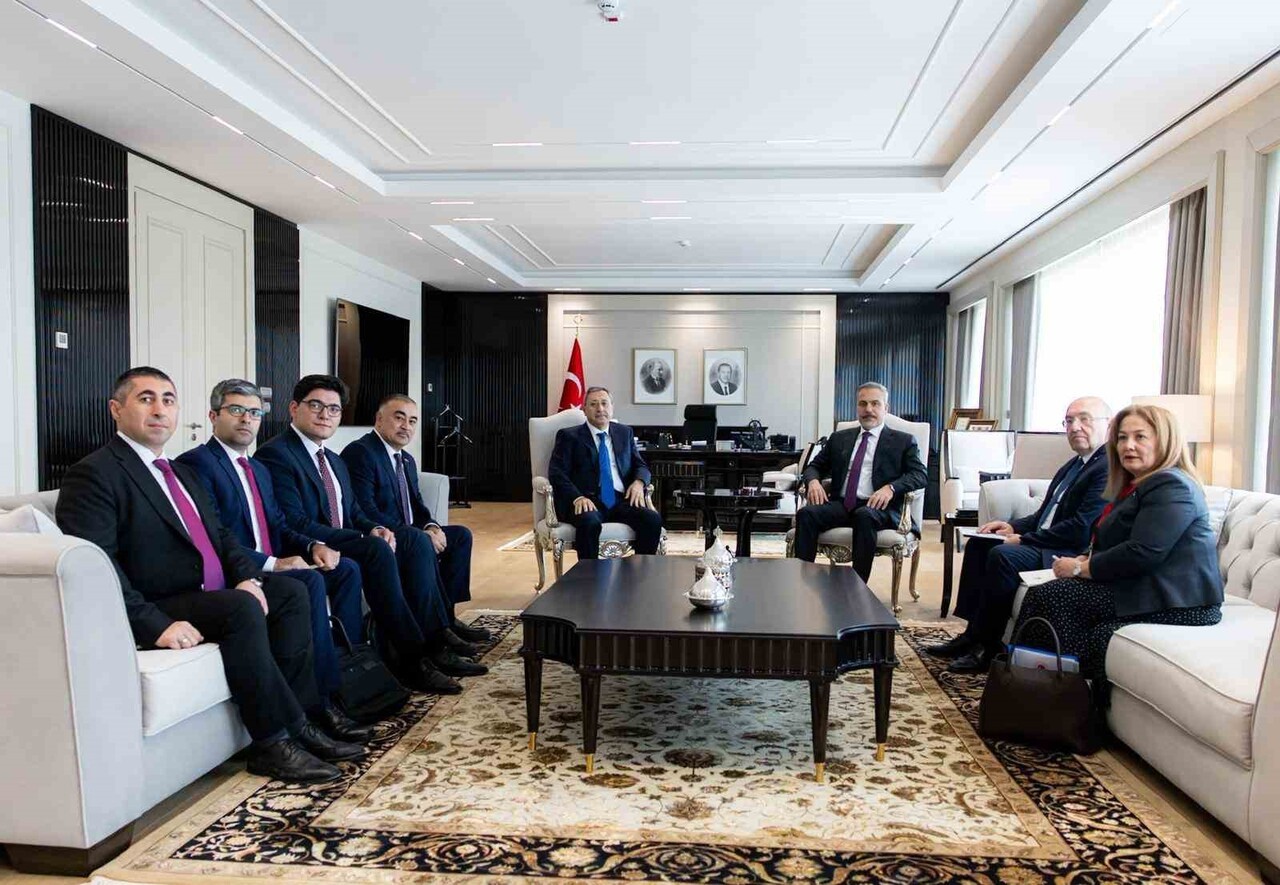 DIŞİŞLERİ BAKANI HAKAN FİDAN, AZERBAYCAN CUMHURBAŞKANININ ÖZEL GÖREVLER TEMSİLCİSİ HALEF HALEFOV'U...
