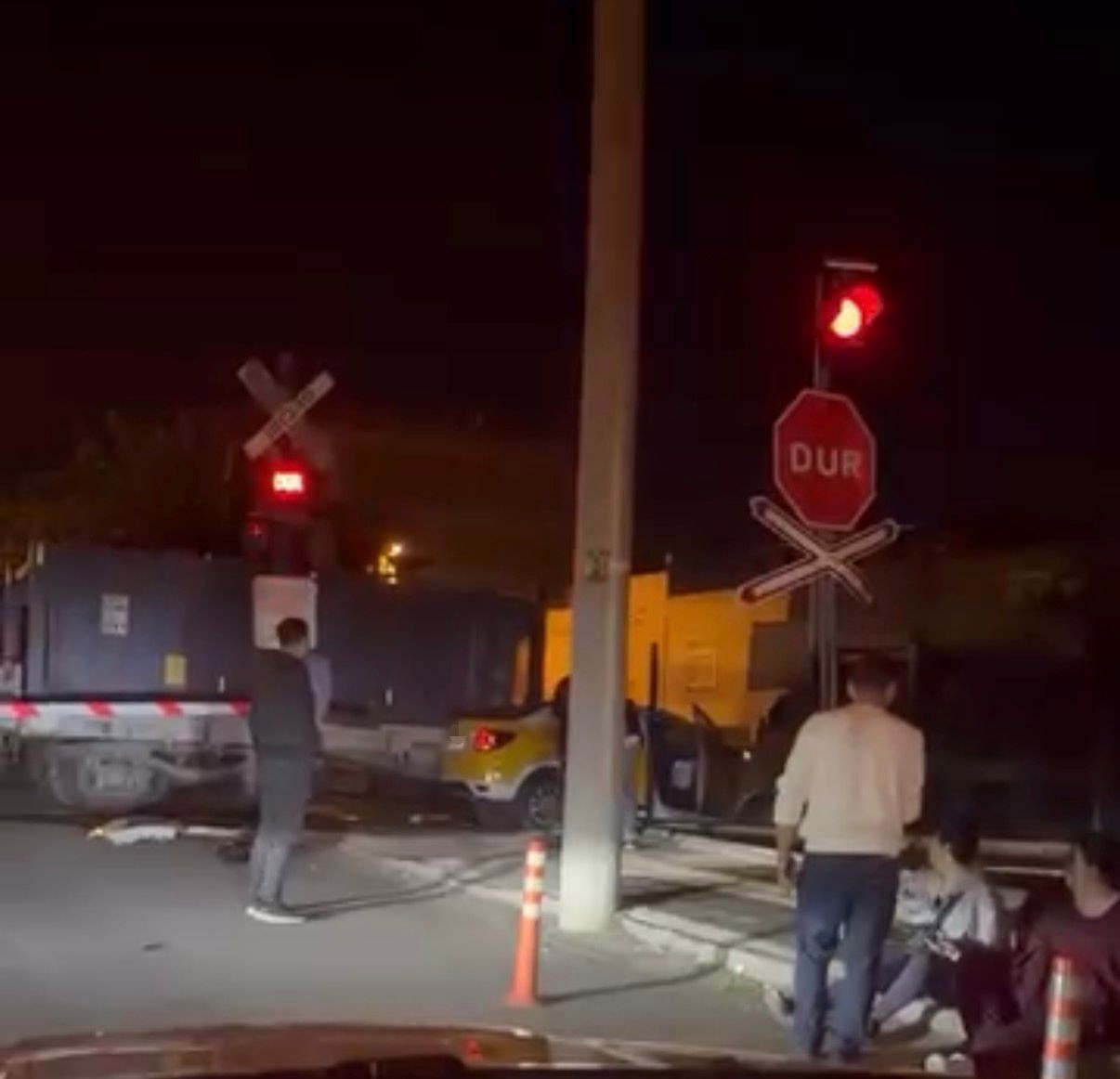 DİYARBAKIR'DA MEYDANA GELEN MOTOSİKLET, OTOMOBİLLERİN ÇARPIŞMASI VE TRENİN OTOMOBİLE ÇARPTIĞI...
