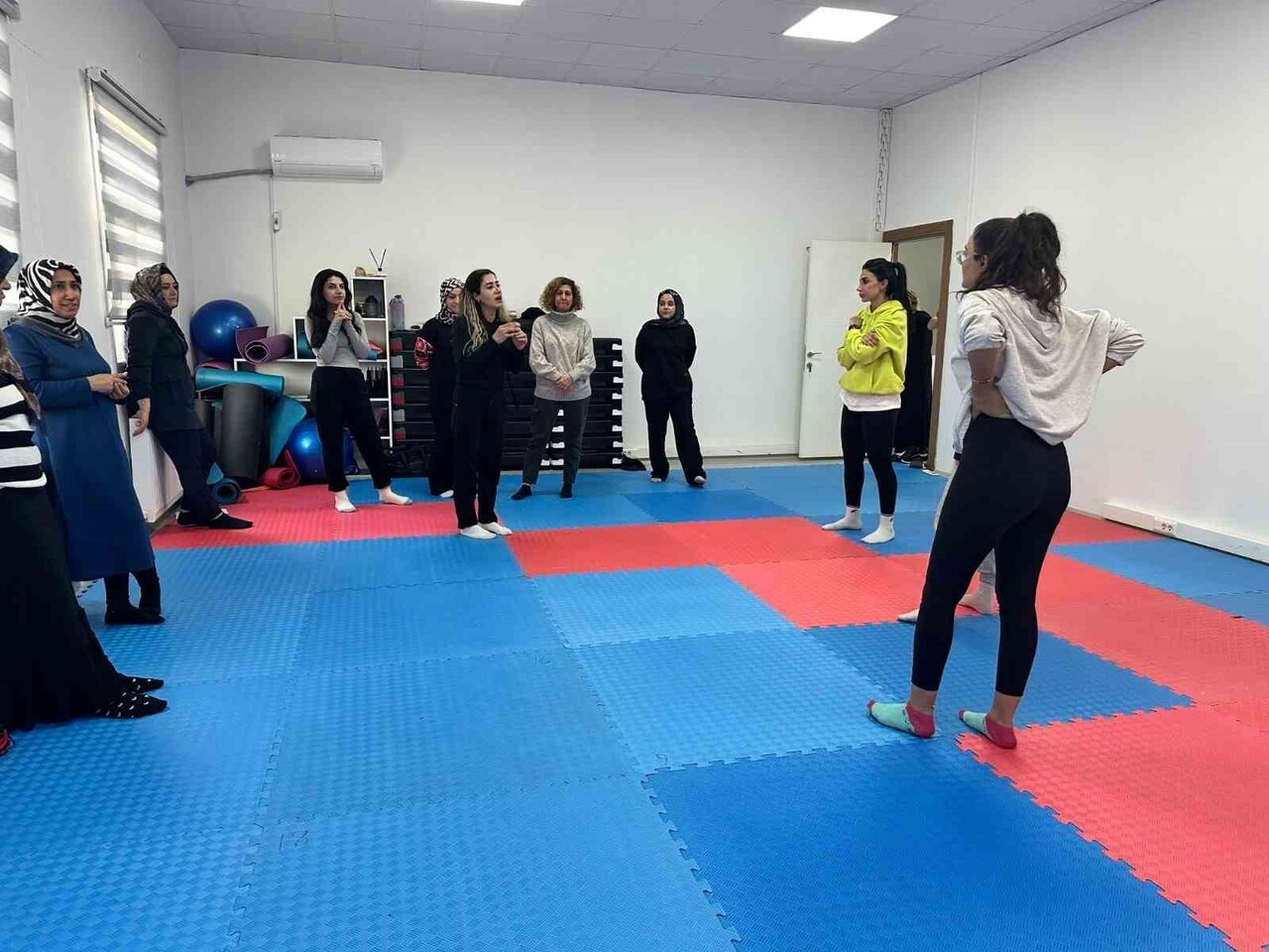 DİYARBAKIR BÜYÜKŞEHİR BELEDİYESİ, 25 KASIM KADINA YÖNELİK ŞİDDETLE MÜCADELE GÜNÜ ETKİNLİKLERİ...