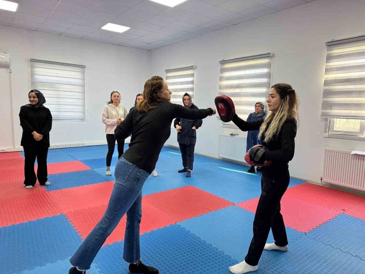 DİYARBAKIR BÜYÜKŞEHİR BELEDİYESİ, 25 KASIM KADINA YÖNELİK ŞİDDETLE MÜCADELE GÜNÜ ETKİNLİKLERİ...