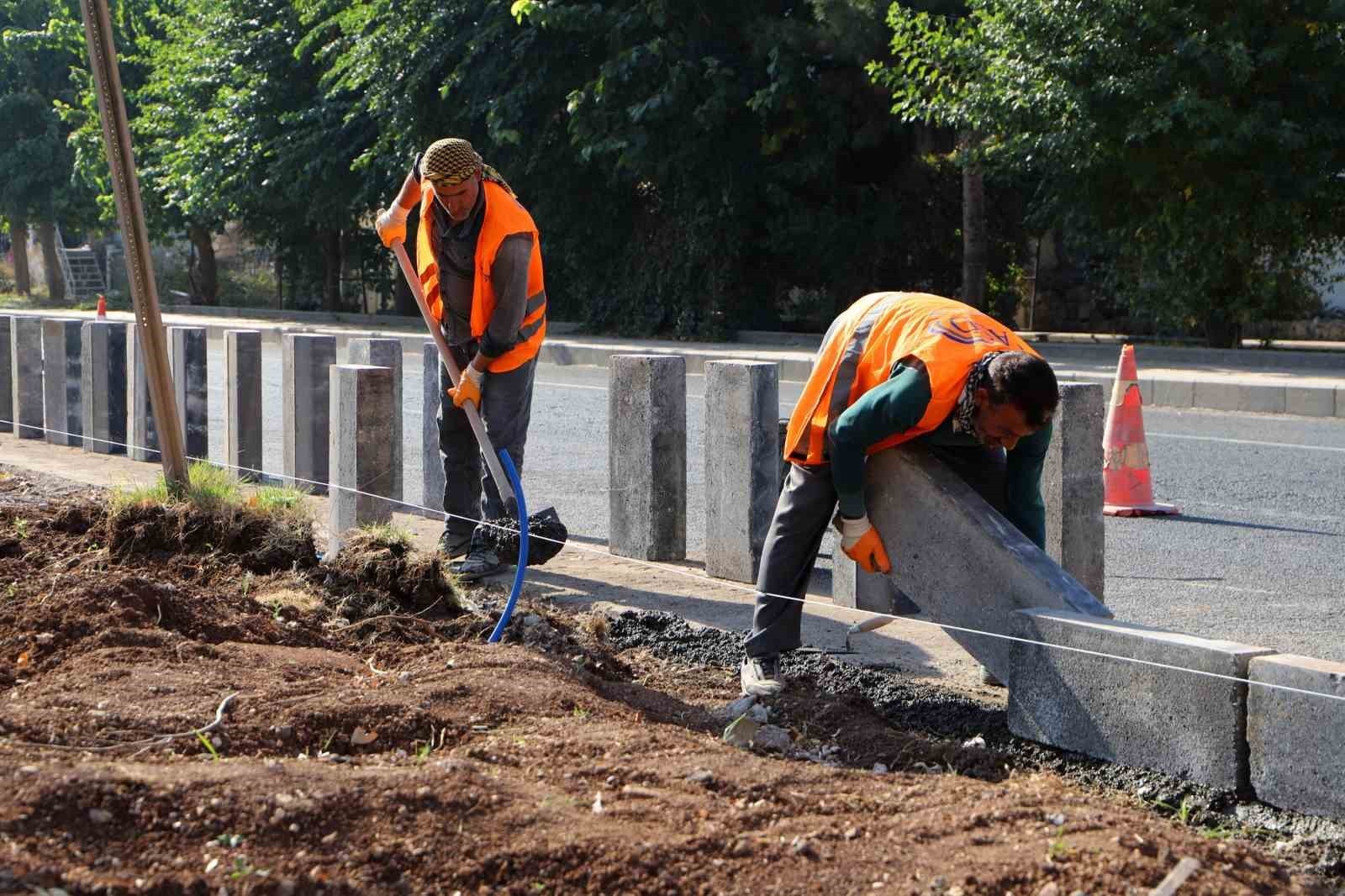 DİYARBAKIR BÜYÜKŞEHİR BELEDİYESİ, KENT GİRİŞLERİNİN YENİDEN DÜZENLENMESİ KAPSAMINDA UZUN SÜREDİR...