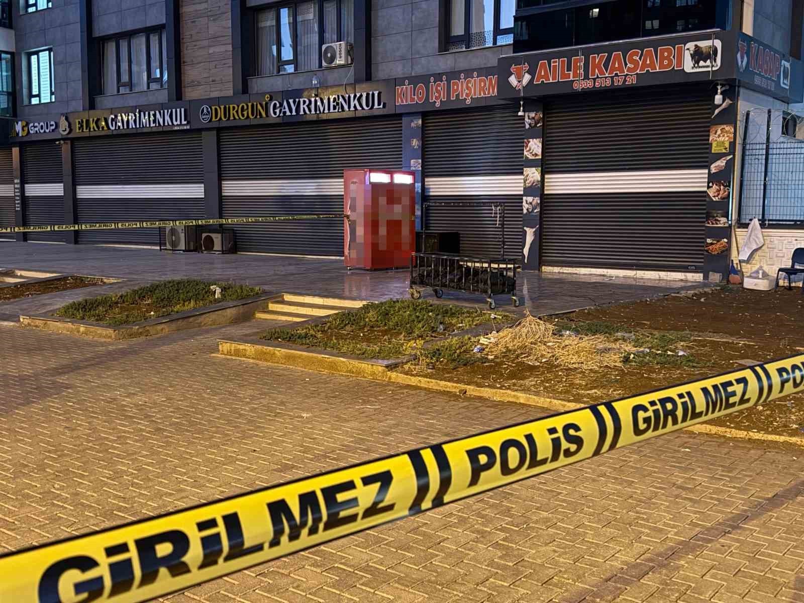 DİYARBAKIR’DA İKİ GRUP ARASINDA ÇIKAN SİLAHLI KAVGADA 2 KİŞİ ÖLDÜ, 2 KİŞİ DE...