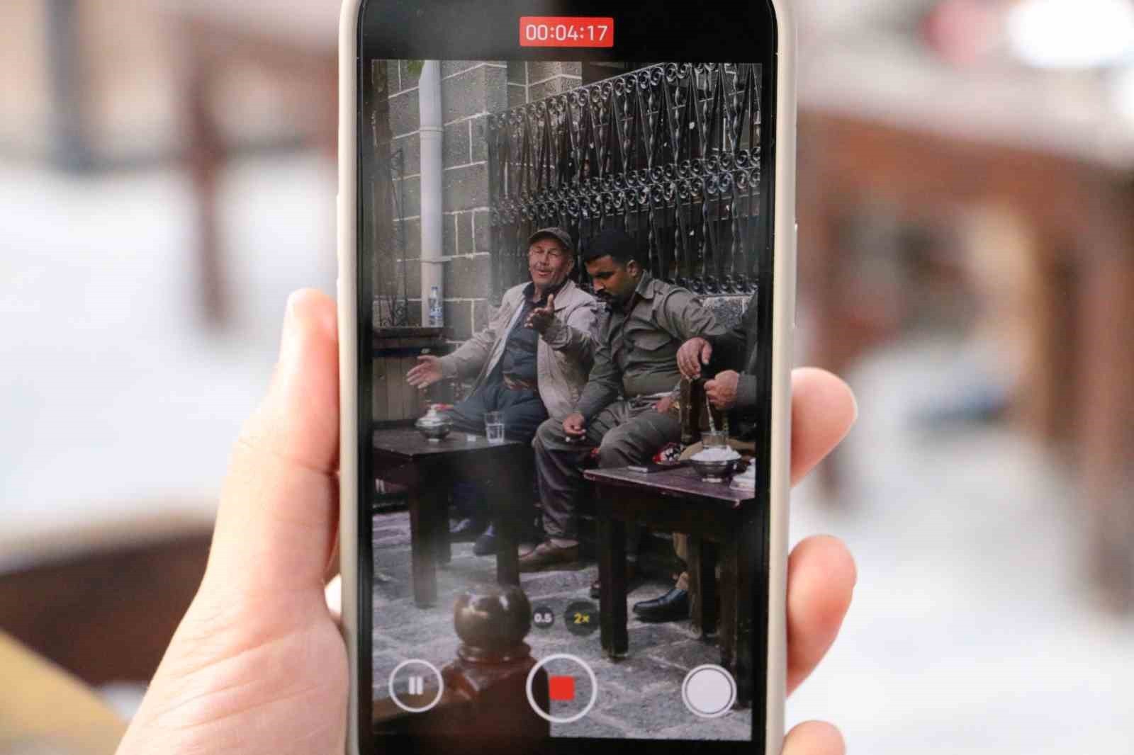 DİYARBAKIR’IN KÖKLÜ SÖZLÜ ANLATI GELENEĞİ OLAN DENGBÊJLİK, YENİ NESLİN İLGİSİNİ GİDEREK YİTİRİYOR....