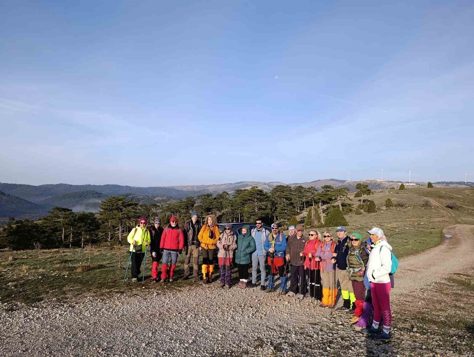 DOĞA TUTKUNLARI CAMİLİYAYLA KÖYÜ'NDE  YÜRÜYÜŞ YAPTILAR