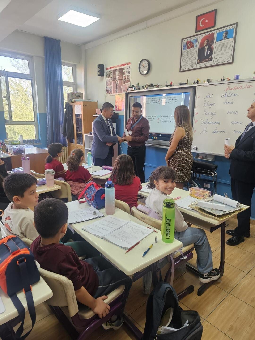 DÖRTYOL İLÇESİNDE BULUNAN İLK KURŞUN İLKOKULU 3-C SINIFI VELİLERİ VE SINIF ANNESİ BERİKA ARI, 24...