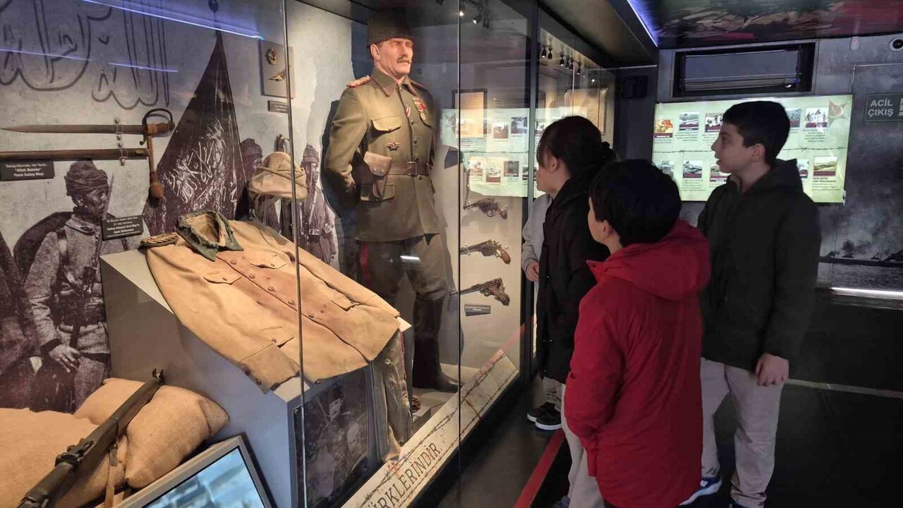 DÜNYANIN EN GELİŞMİŞ ORDULARININ MARMARA VE KARADENİZ’E GEÇMEK İÇİN GELDİĞİ ÇANAKKALE’DE DESTAN...