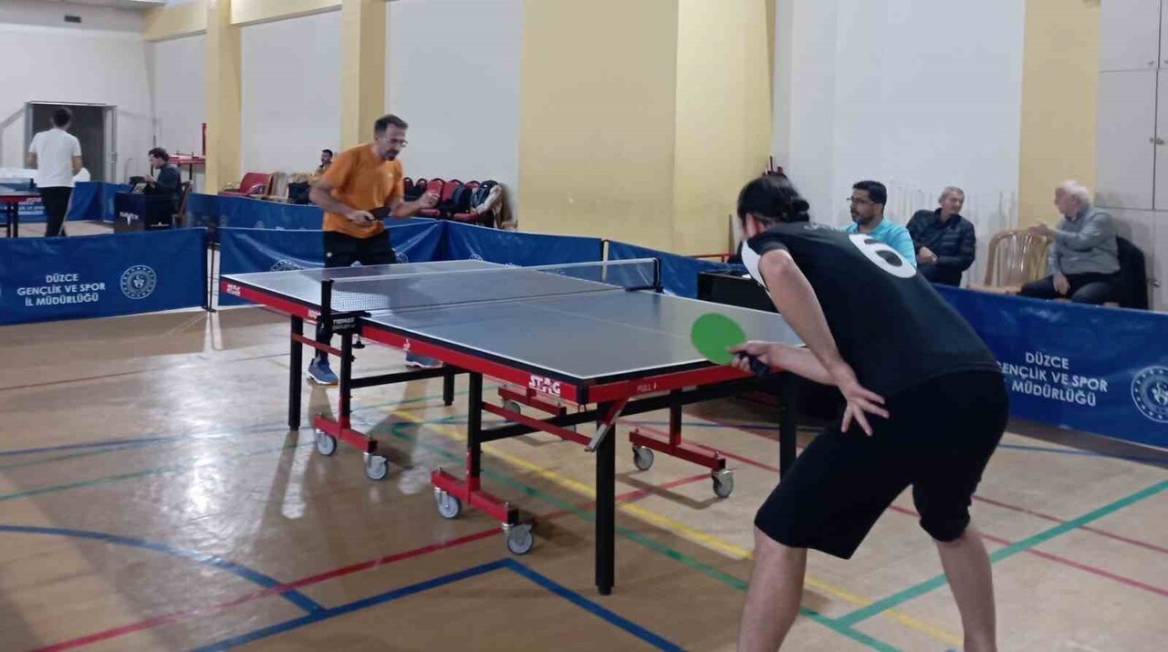 DÜZCE’DE DÜZENLENEN MASA TANESİ TURNUVASINDA KIZLARDA BÜŞRA ÇİÇEK, KARMA KATEGORİSİNDE TUNCER CAN...