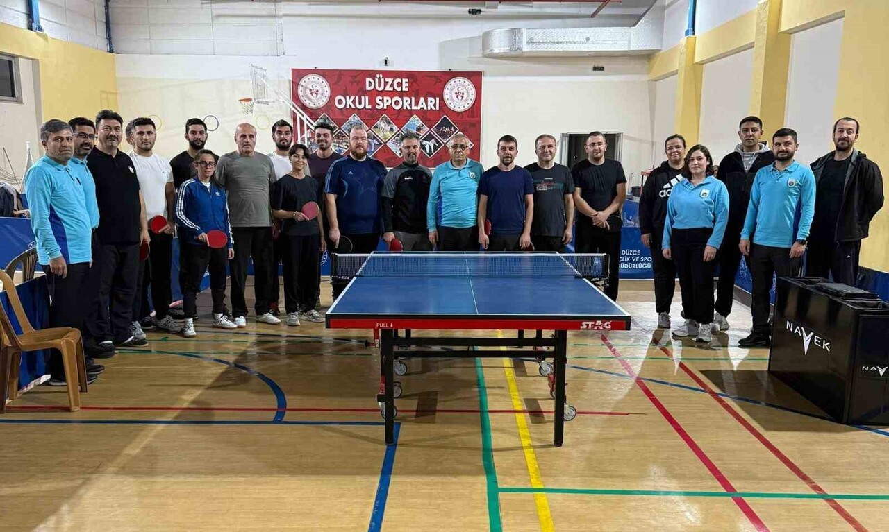 DÜZCE’DE DÜZENLENEN MASA TANESİ TURNUVASINDA KIZLARDA BÜŞRA ÇİÇEK, KARMA KATEGORİSİNDE TUNCER CAN...