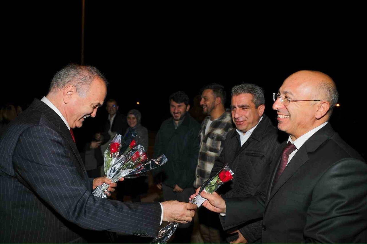 DÜZCE’DE EĞİTİM CAMİASI VALİLİK VE BELEDİYENİN 24 KASIM ÖĞRETMENLER GÜNÜ’NE ÖZEL DÜZENLEDİĞİ...